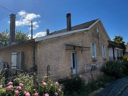 maison t5/6 d'env. 200 m2 avec étang  verger et nombreuses annexes sur sanilhac (24660)