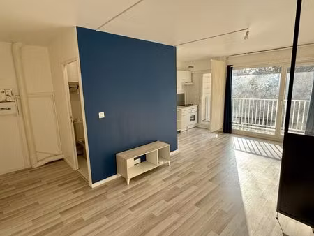 idéal investisseur appartement avec terrasse 31m2 jardin des pl