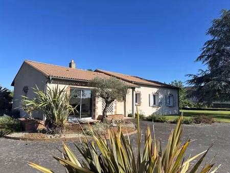 vente maison à la boissière-de-montaigu (85600) : à vendre / 156m² la boissière-de-montaig