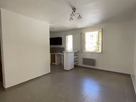 appartement t4 de 56 m2 en rez-de-chaussée résidence le sa