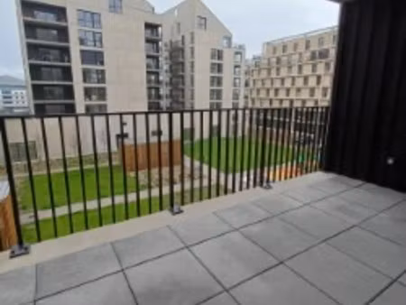 t3 neuf avec balcon et parking à bordeaux