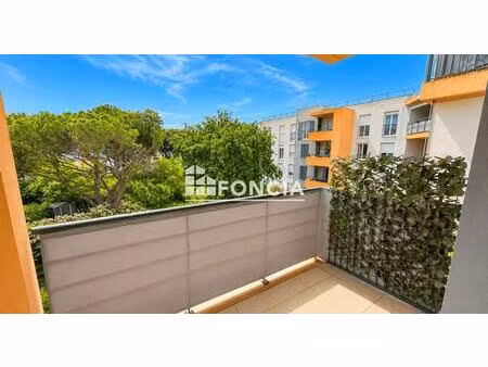 t2 42 50m2 - fréjus caïs - 2 places de parkings