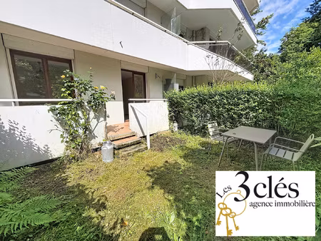 t2 de 37 m2 avec cave et rez jardin