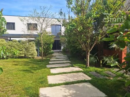 la varenne saint hilaire belle propriete contemporaine