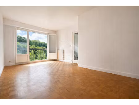 studio 30 m²-vue dégagée-lumineux-calme-cave & parking