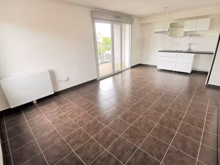 t3 avec balcon et parking à toulouse