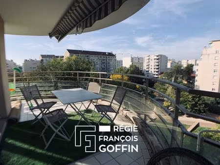 metro republique - t4 avec balcon cave et garages
