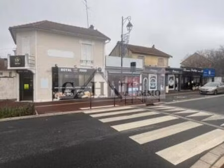 special invest 4 boutiques pour 541 m² à vendre à chelles