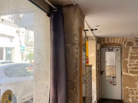 local commercial dole 25 m2