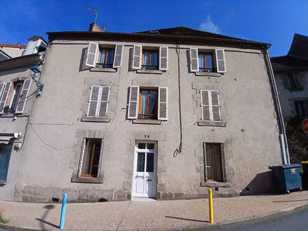 aubusson  immeuble de rapport composé de quatre appartements loués en meublés
