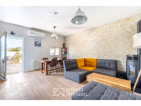 maison avec terrasse  cour et piscine au coeur du beaujolais