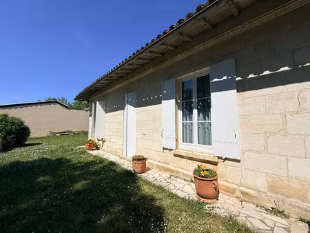 maison d'habitation situé à fronsac