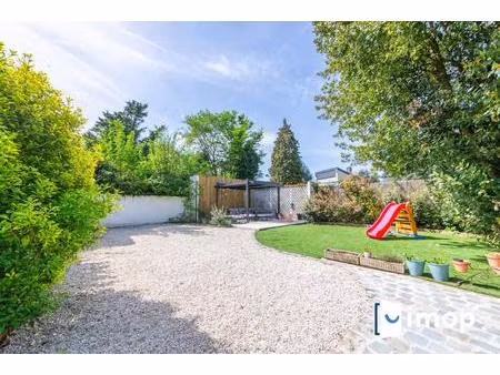 maison rénovée avec jardin et terrasses  au calme dans un cadre verdoyant recherché