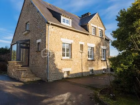 maison de 150 m² à saint-hilaire-du-harcouet