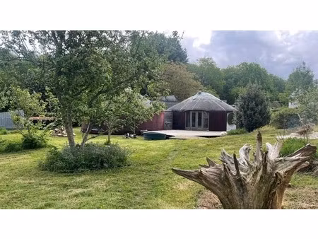 écolieu en centre bourg - 2 4 ha - scaër
