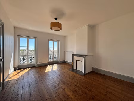 location appartement 2 pièces 57 m² à rochefort (17300)