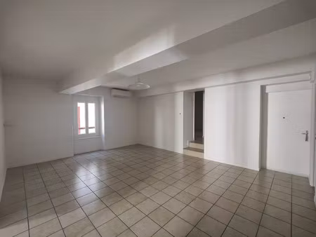 location appartement 3 pièces 83 m² à saint-palais (64120)