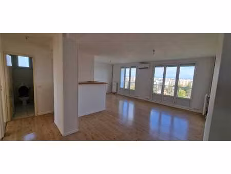 décines-charpieu  vente appartement t3 rénové de 79 m² avec ascenseur