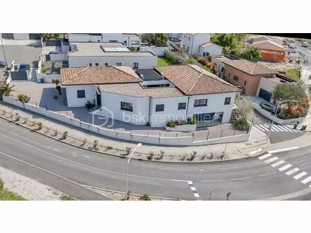 *** superbe villa contemporaine de 247 m² – grand garage de 110 m² – nissan-lez-enserune *