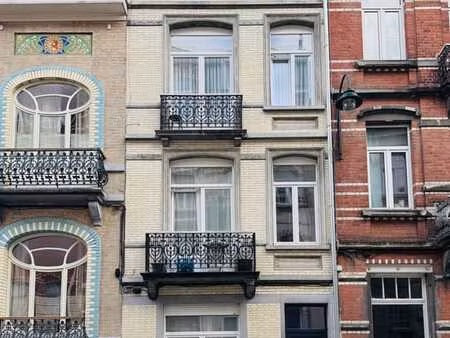 bel appartement 1 chambre avec dressing / espace polyvalent