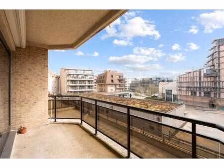 appartement tres spacieux et ensoleillee a 100 m de la dig