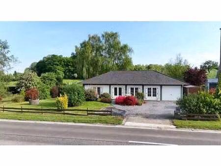 bungalow 3 h avec garages et beau jardin à haccourt