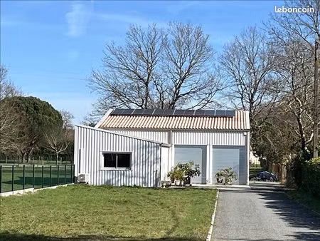 immeuble 164 m² menesplet