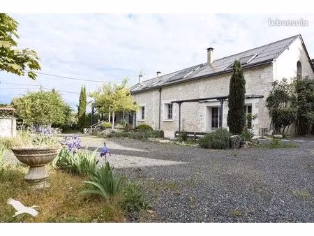 maison 7 pièces 208 m²