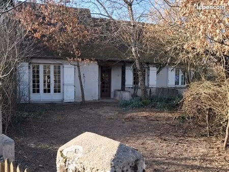 villa dans gouzon   avec jardin   cave et garage