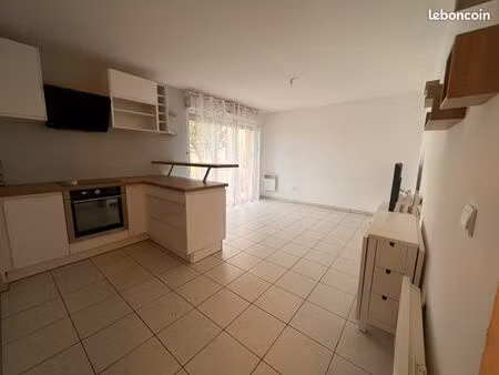 t3 meublé 55 m² – terrasse – parking – résidence sécurisée – eysines