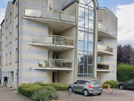 studio meublé 25m² cave et parking