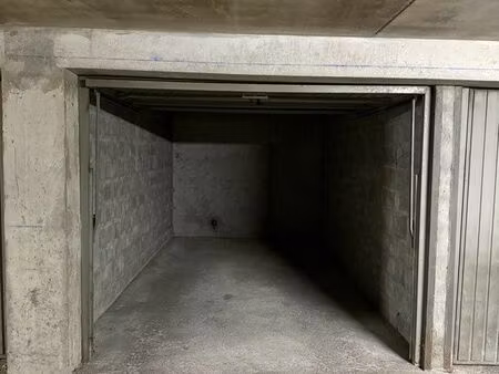 garage à louer