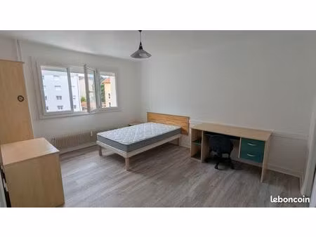 studio 34m2 lumineux 460 euros cc