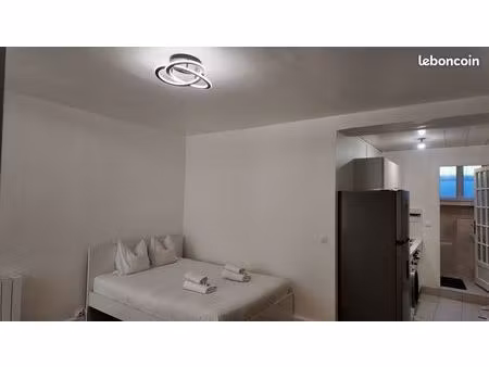 appartement meublé – 30.5 m² – paris 14e rue d'alésia