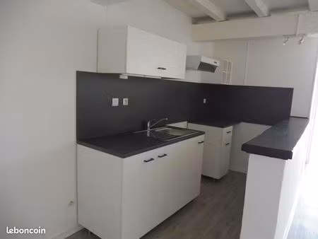 appartement f2 à louer centre bourg pont l'abbé d'arnoult