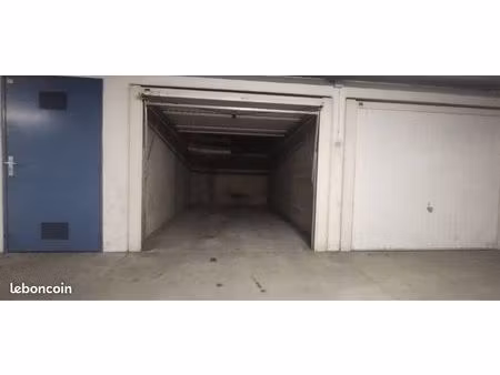 parking blagnac (place du catalogne)