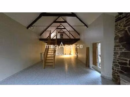 vente longère et corps de ferme à pluméliau (56930) : à vendre / 250m² pluméliau