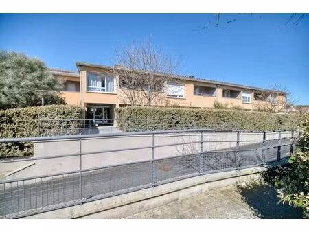 appartement studio de 33 m² à castelginest