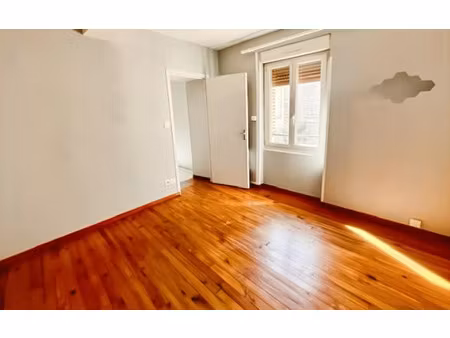 location appartement  m² t-1 à caussade  460 €