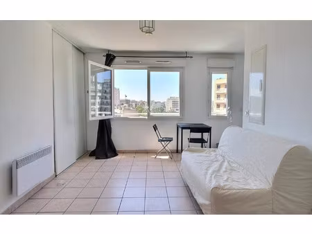 location appartement  21.65 m² t-1 à marseille 5  560 €