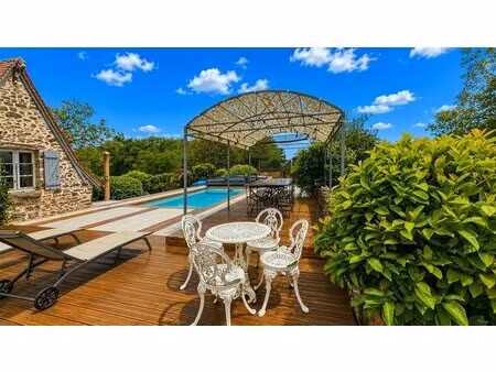 maison avec dépendances et piscine