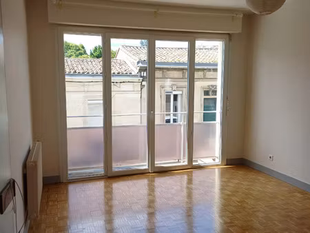 rare t2 avec parking et cave - ornano bordeaux