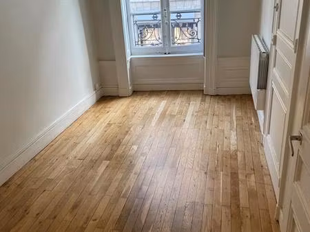 t3 72m² 10 rue de brest - proximité cordelier et quai st antoine