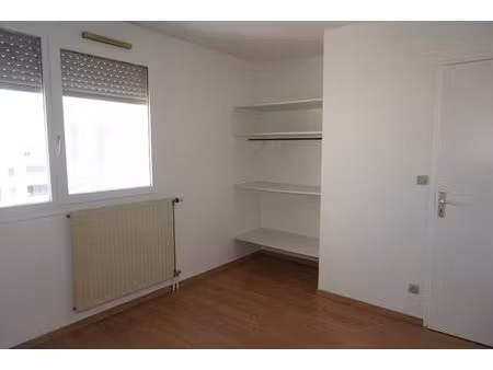 f2 - loggia - 7 rue jacques monod lyon 7