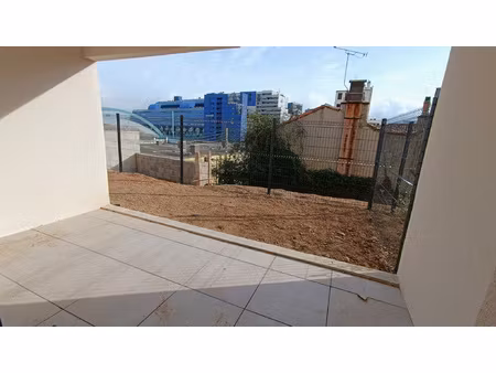 a louer t3 quartier chartreux de 58m2 avec box  terrasse et