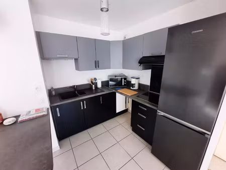 location appartement 2 pièces 46 m² à marseille 8 (13008)