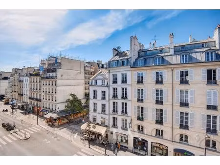 paris ive - rue saint-antoine / hôtel de sully
