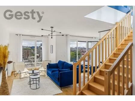grand appartement meublé avec terrasse privé