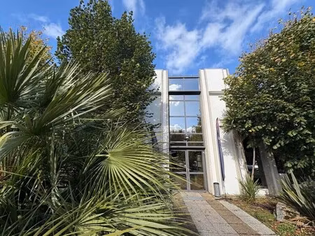 location bureaux 191 m²