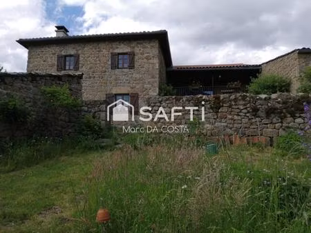 ensemble immobilier de 230 m2 + terrain 3000 m2 + 44000 m2 en location 1 etable de 130 m2 